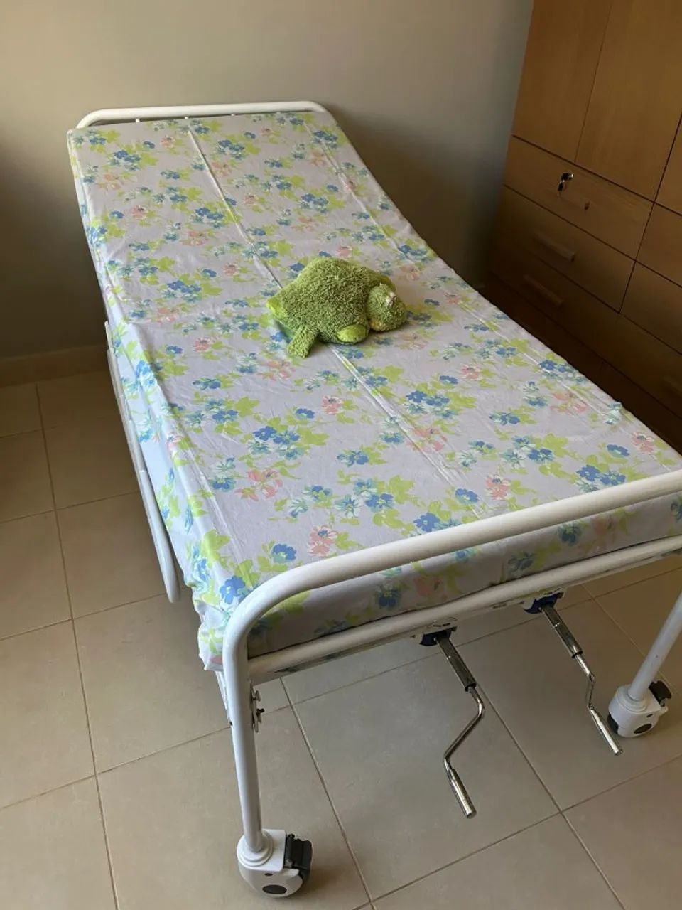 Cama hospitalar nova sem uso - Foto 2