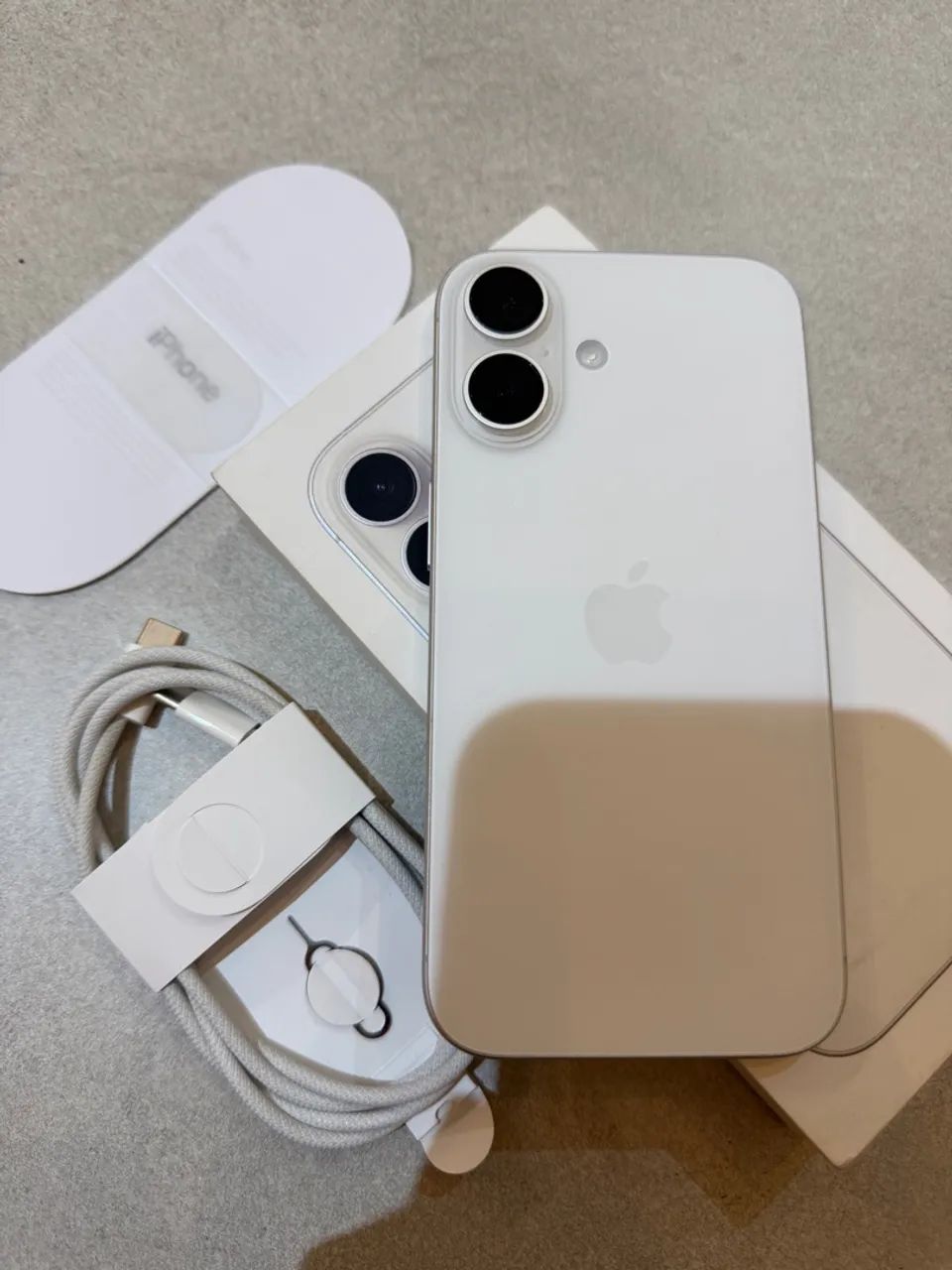 Vendo iPhone 16 saúde 100% garantia Apple impecável com NF!!!