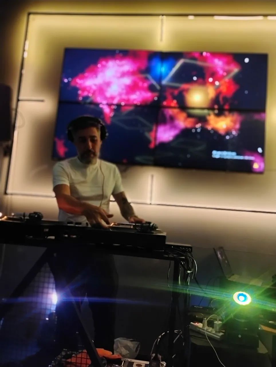 DJ, Som e iluminação  - Foto 3