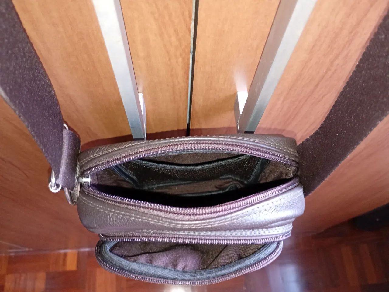 Bolsa lateral em couro legítimo  - Foto 3