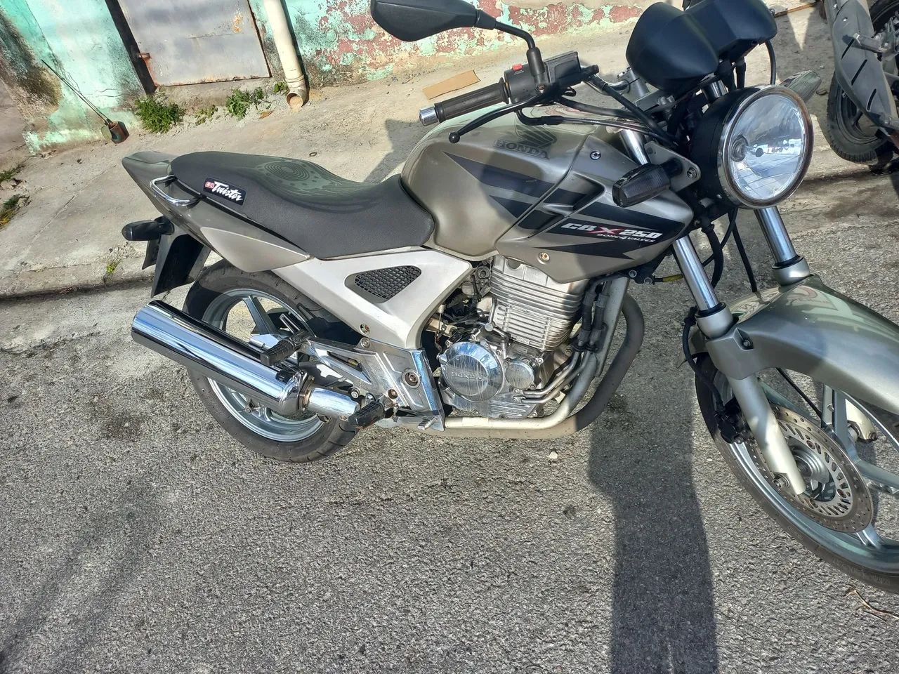 Cbx 250 twister
