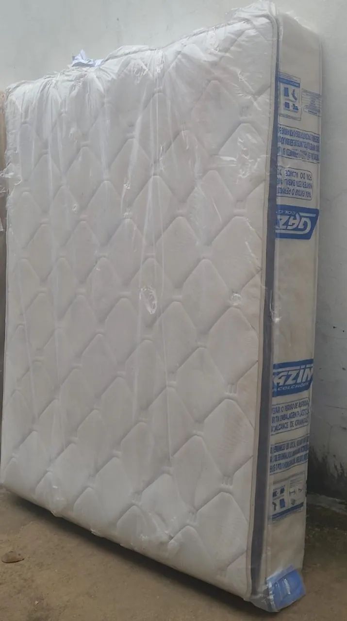 CAMA QUEEN  EM OTIMO ESTADO 