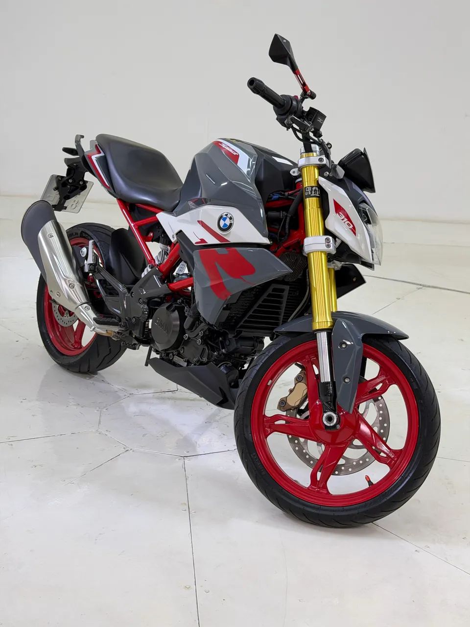 BMW G310 R