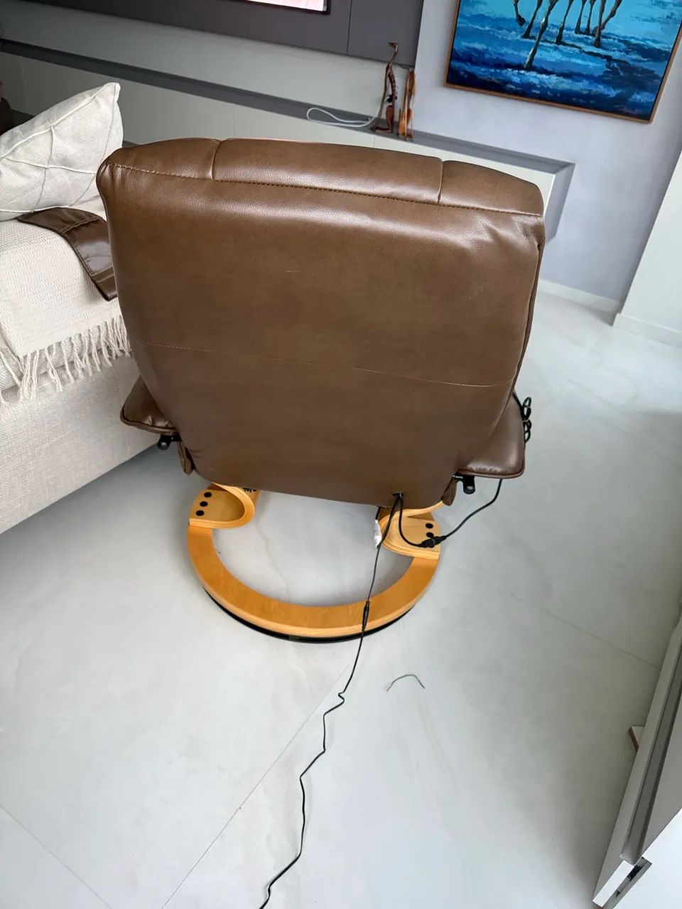 POLTRONA - Cadeira do papai com massagem e puf - Foto 2