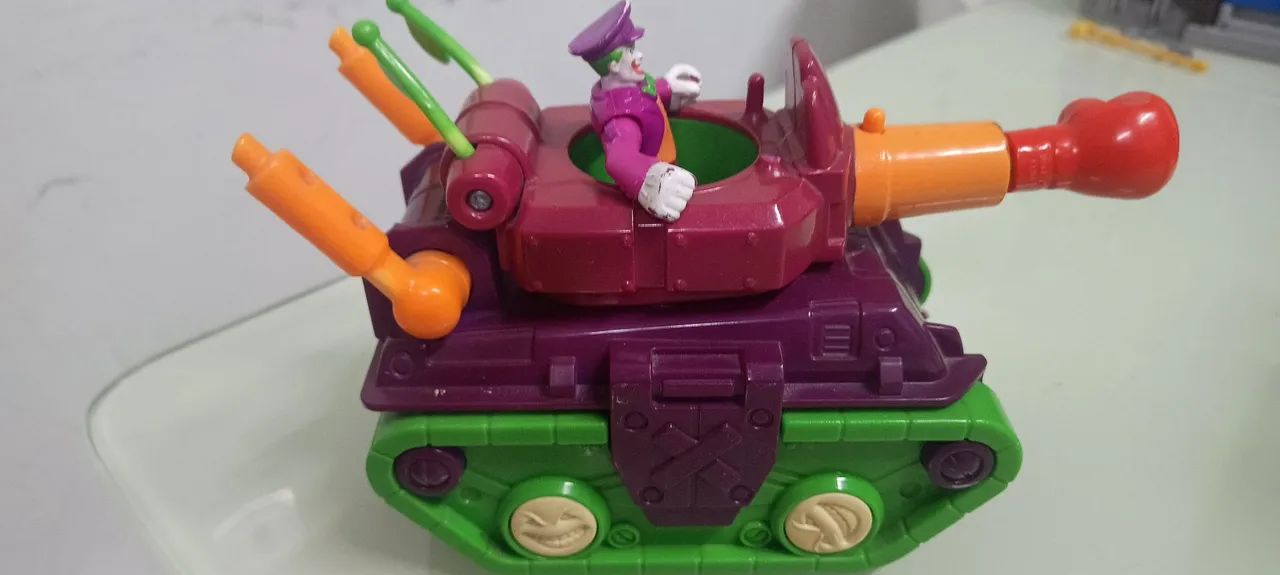 Tanque  e boneco Coringa Imaginext  - Foto 2