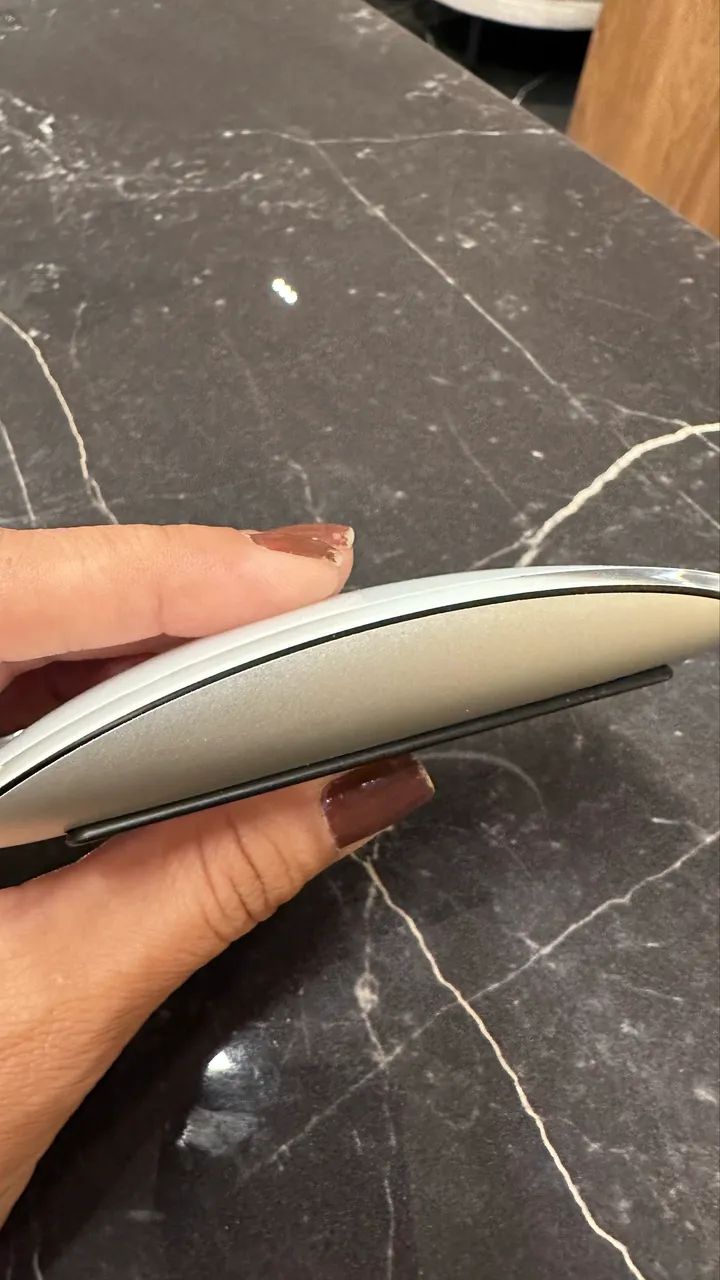 Apple Magic Mouse 2 (modelo original  A1657) - Foto 2