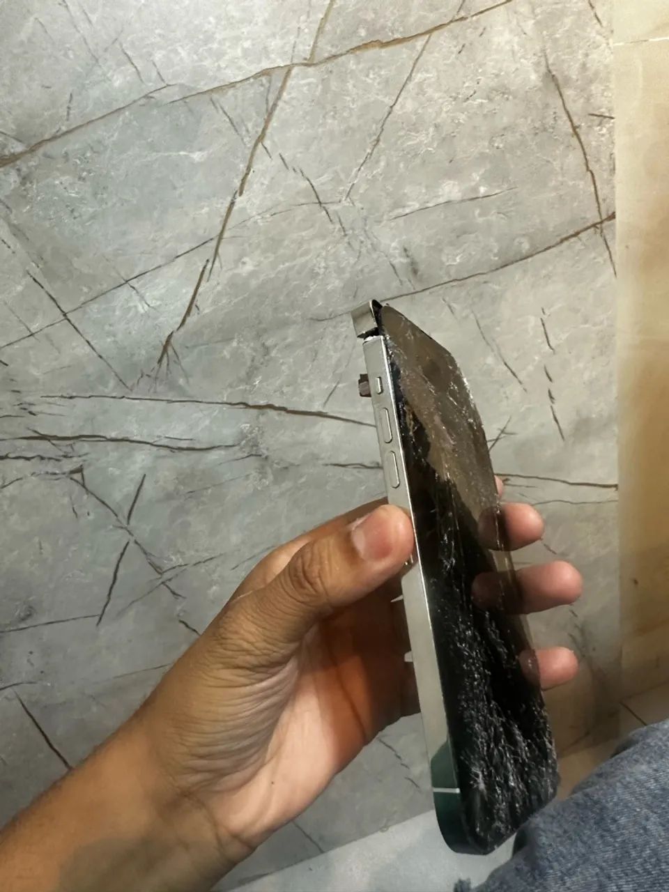 Iphone 13 pro max pra retirar peças - Foto 3