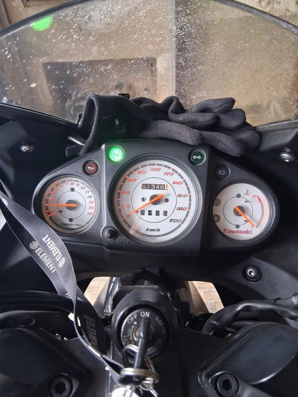 Vende-se Ninja 250r