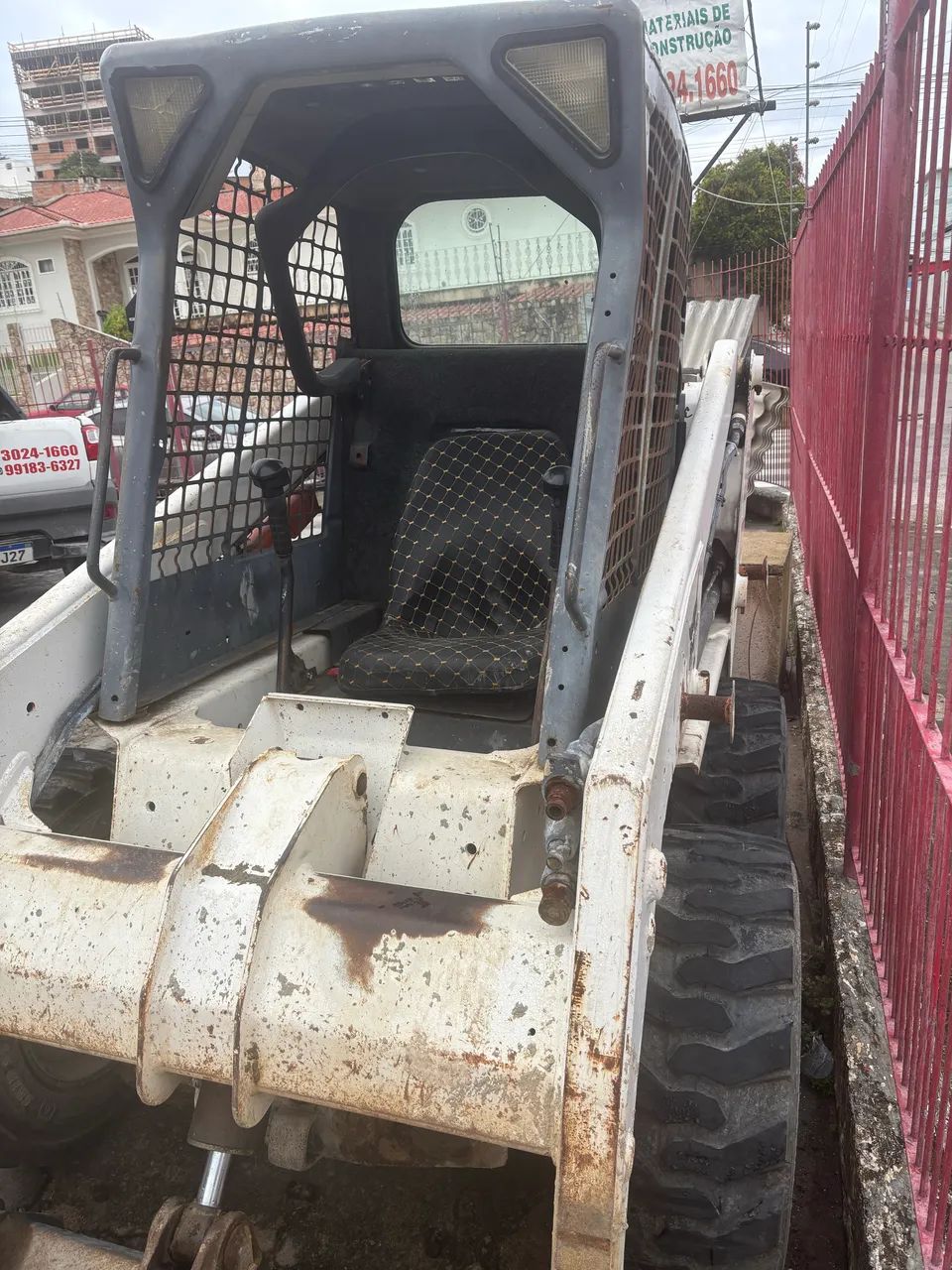 Vendo Bob Cat 130 carregadeira  - Foto 5