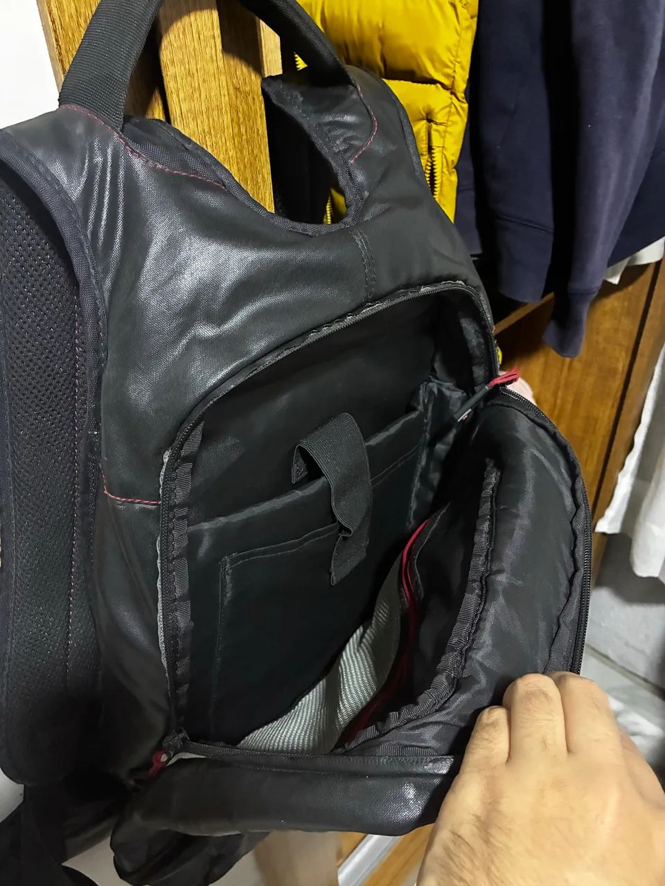 Mochila Samsonite Preta confortável usada - Foto 4