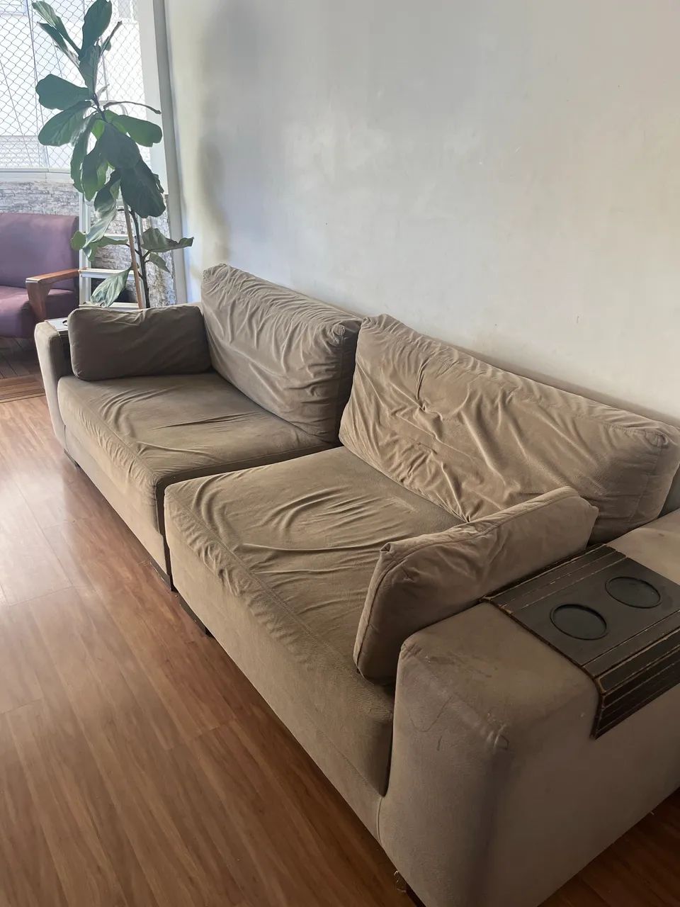 Sofá 4 lugares confortável 