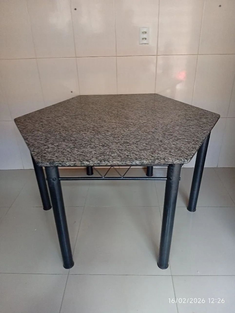 Mesa Tubular granito sextavada  - Foto 4