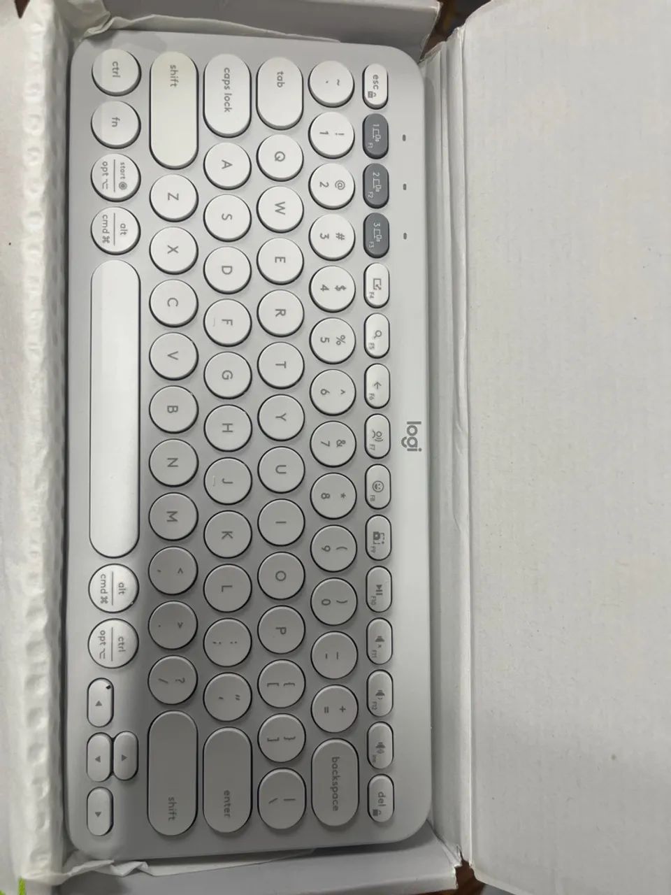 Teclado gamer compacto logitech peeble keys