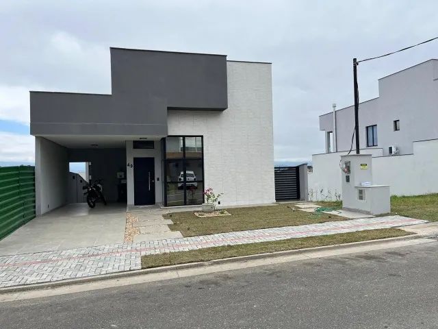 Residência em condomínio - 3 quartos
