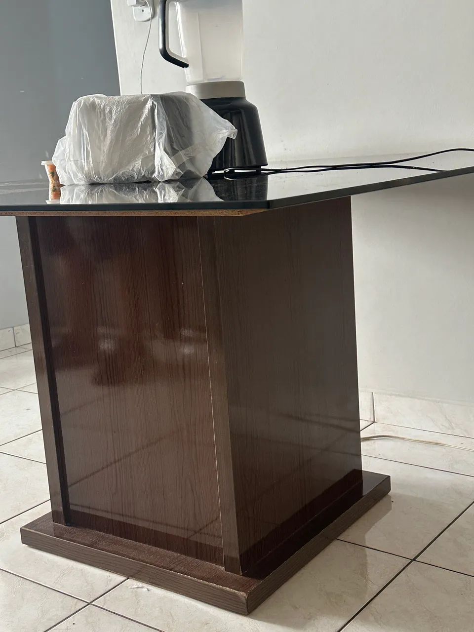 Mesa de vidro base de MDF