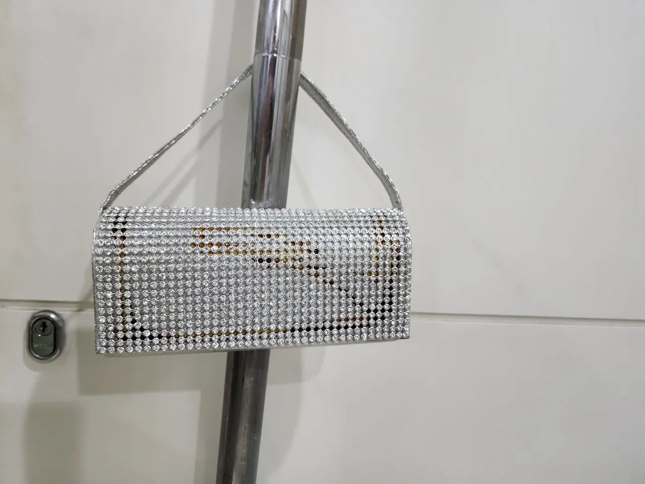 Bolsa de festa prata com strass