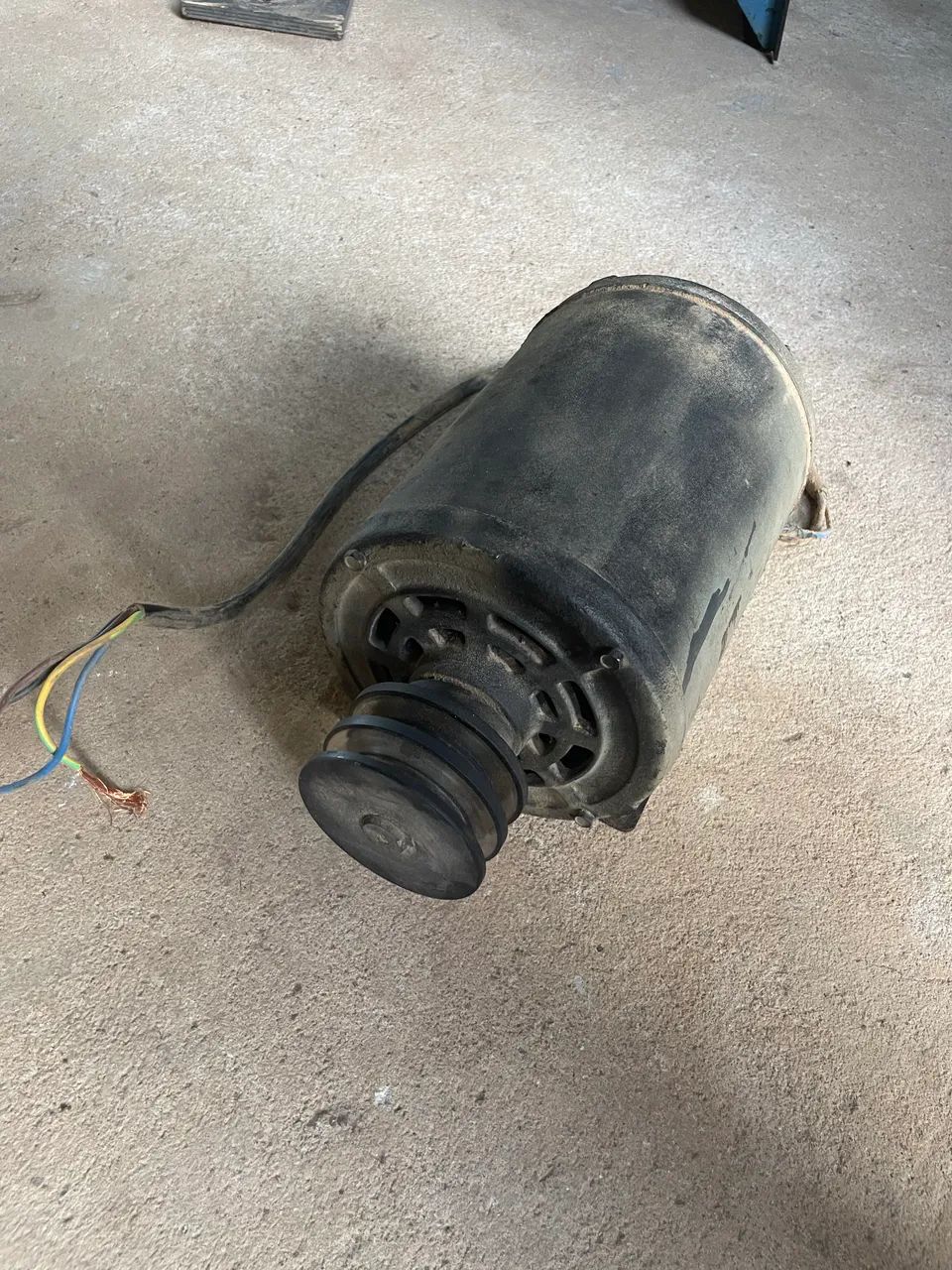 Vendo motor trifásico 3cv alta rotação  - Foto 3