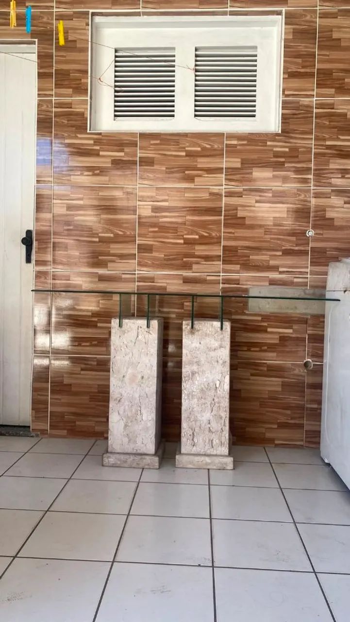 VENDO APARADOR COM BASE EM MÁRMORE