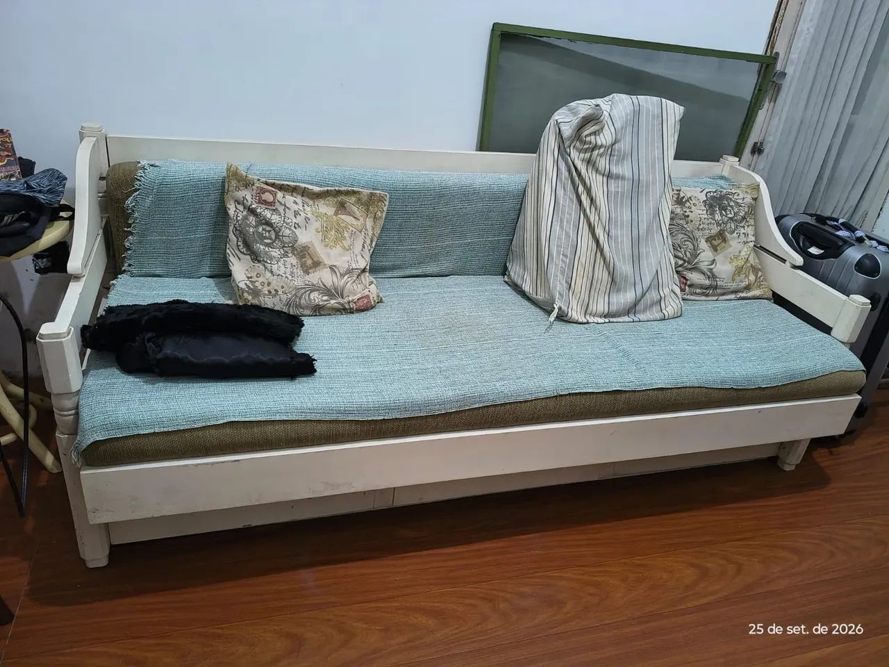 Sofá-cama de madeira