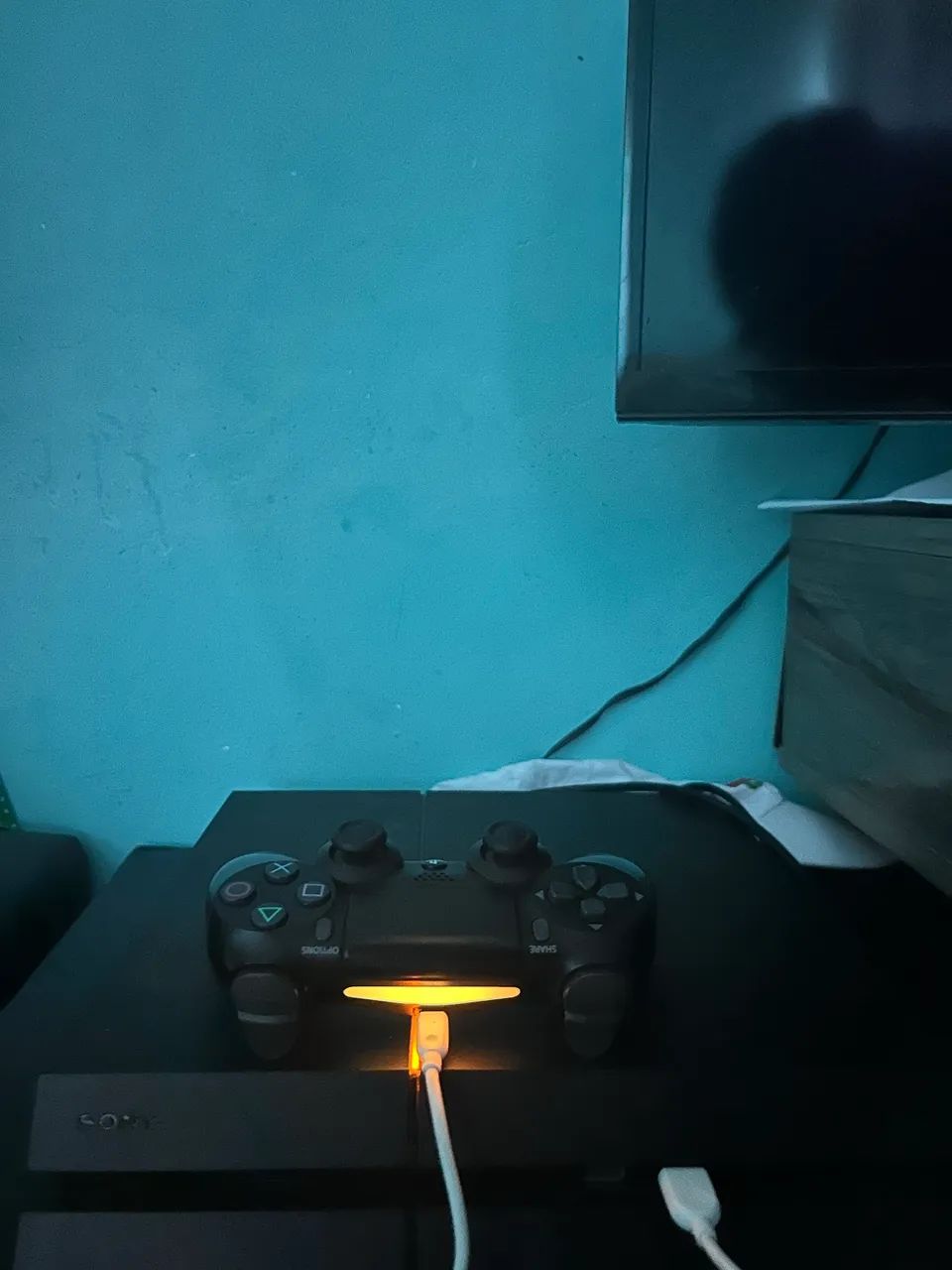 PS4 com 2 controles e jogos - Foto 5
