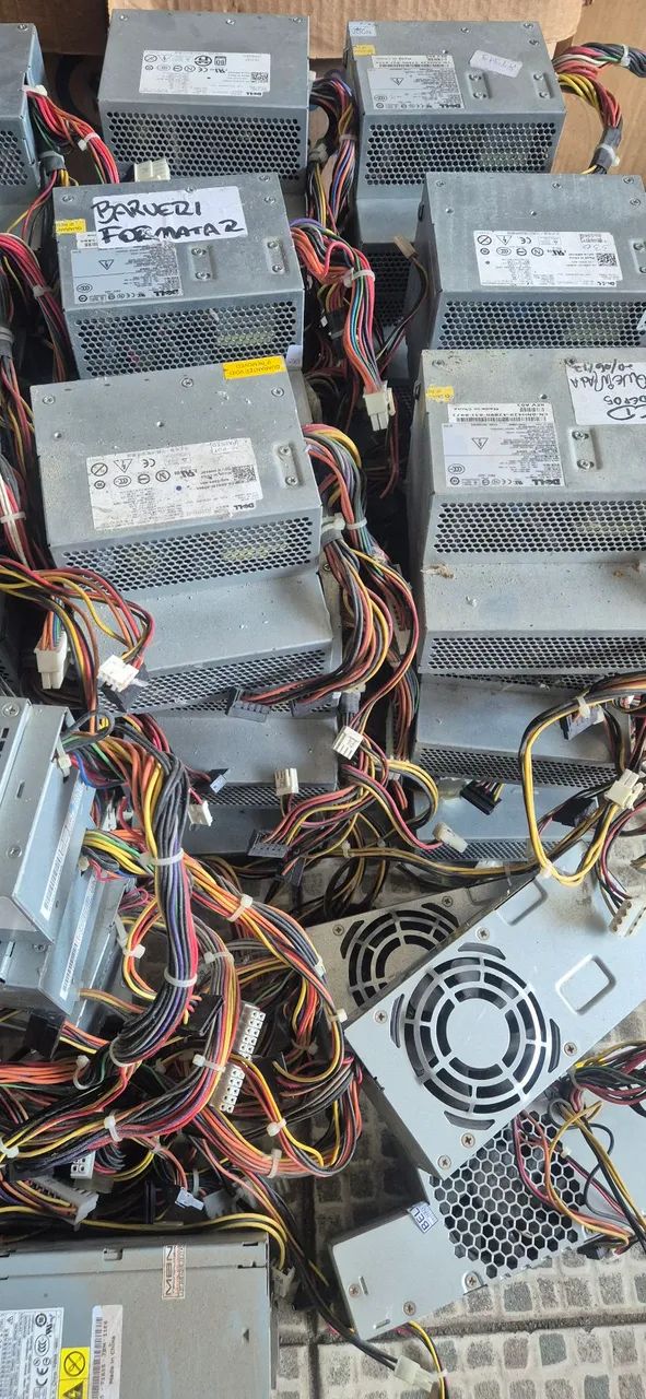 Lote 35 fontes Dell ATX com conector P4 no estado - Foto 3