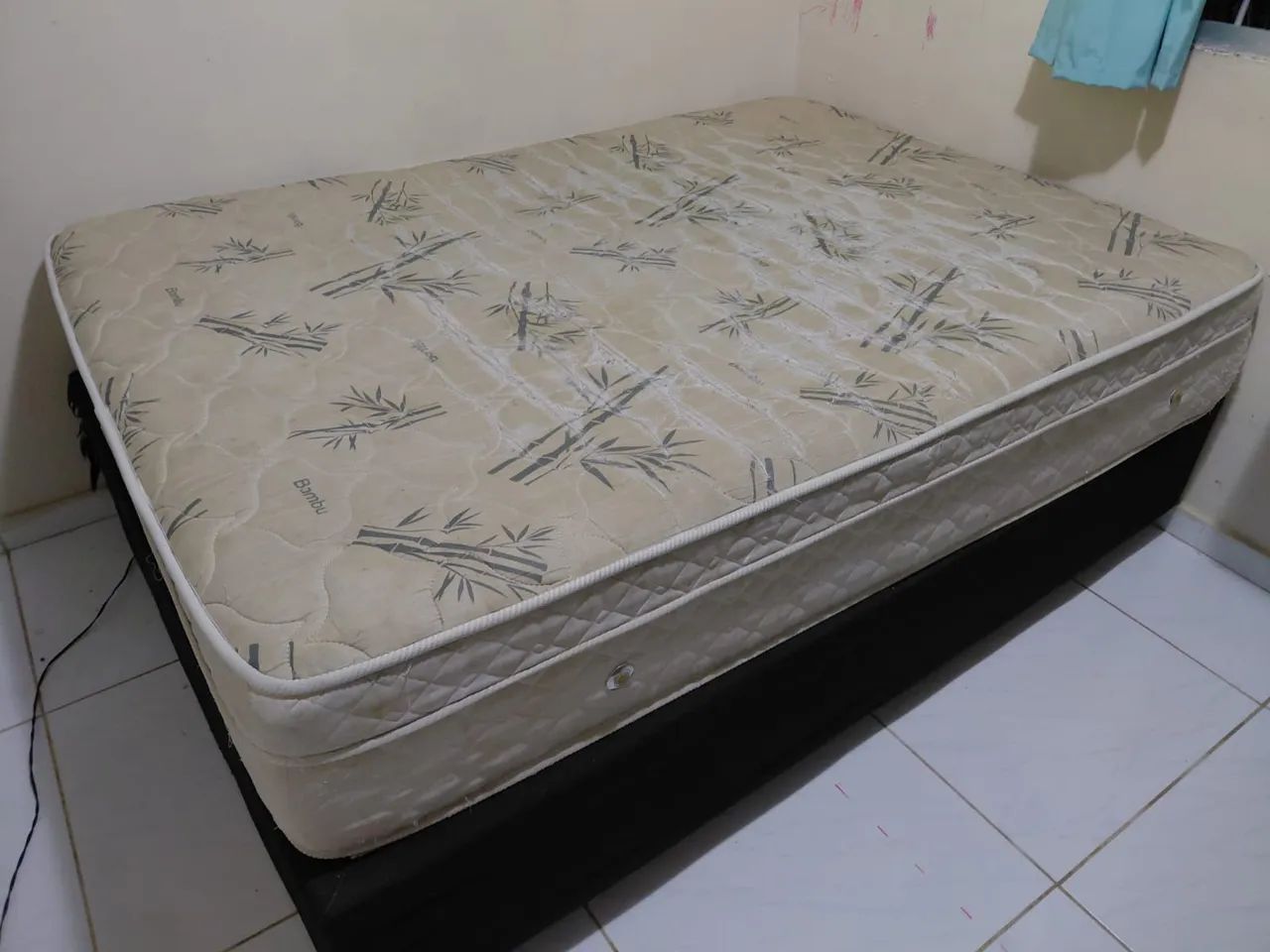 Cama de casal box 