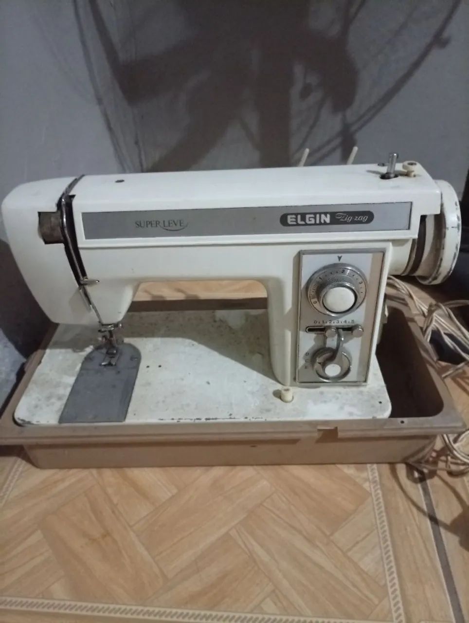 Máquina de costura Elgin ZigZag 