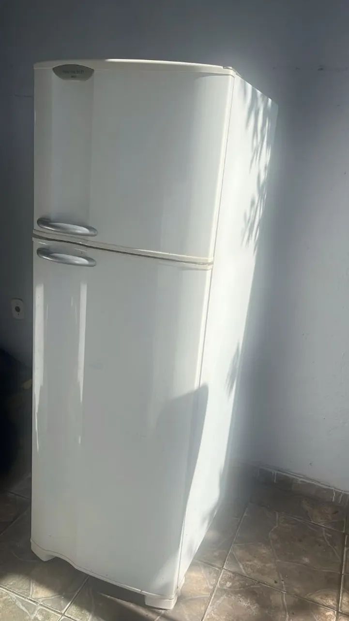 Vendo geladeira usada funcionando perfeitamente  - Foto 4