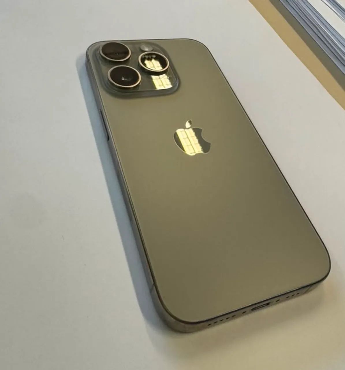 iPhone 15 Pro - Foto 2