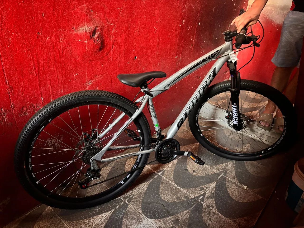 Bicicleta track aro 29 prata. - Foto 3