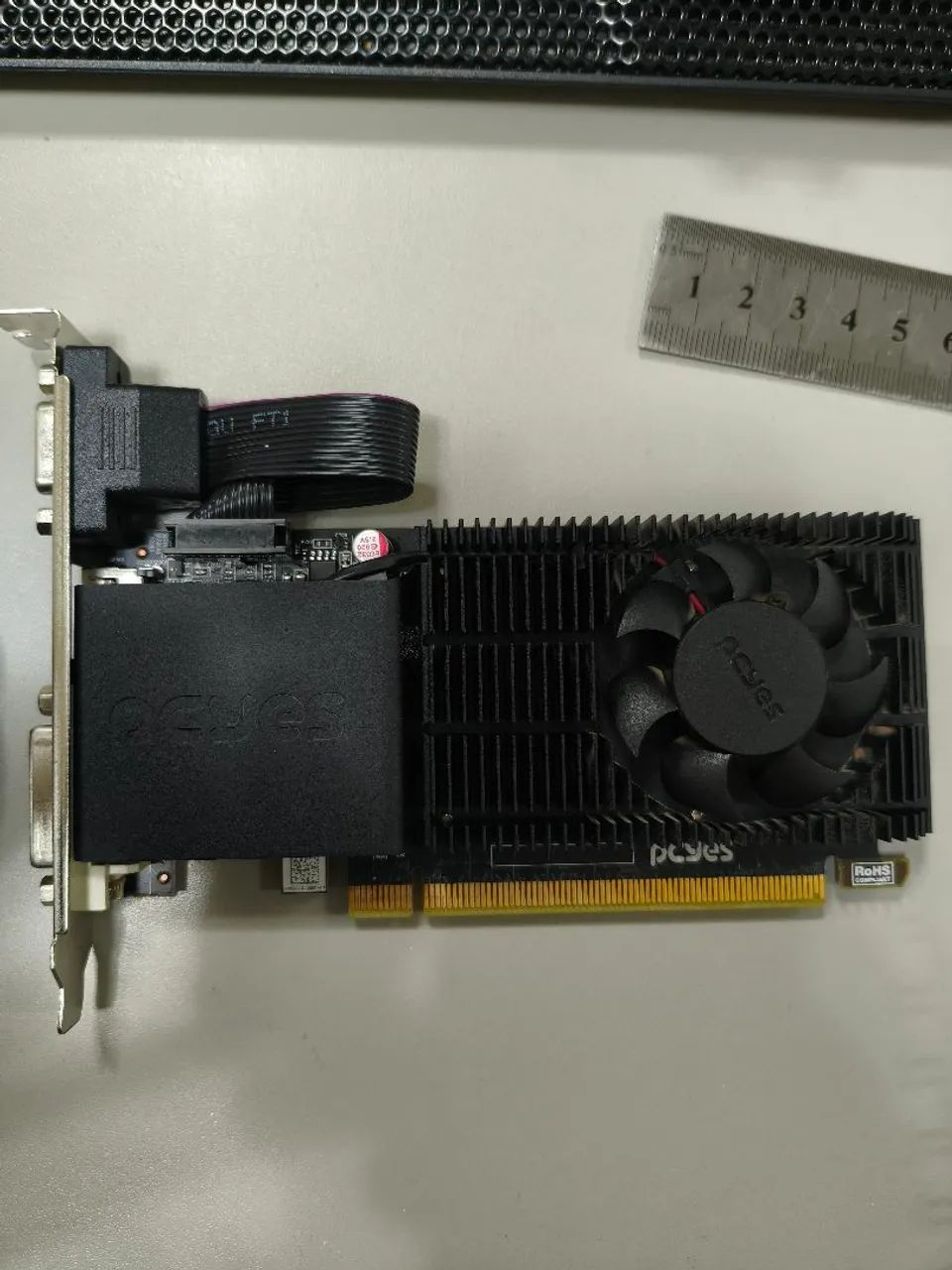 Placa de Vídeo AMD PCyes Radeon 2GB