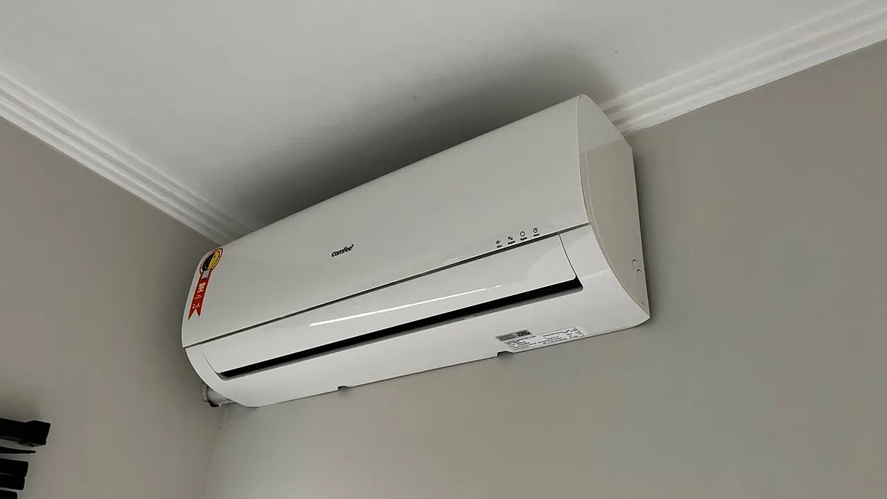 Ar Condicionado Split Hi Wall Comfee 12000 BTUs Frio 220V