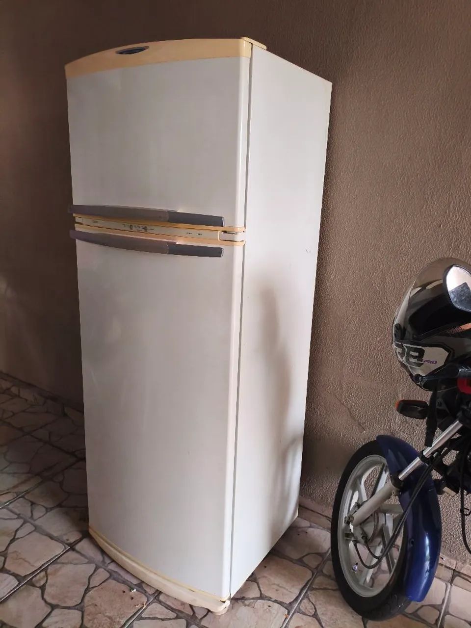 Geladeira 440L