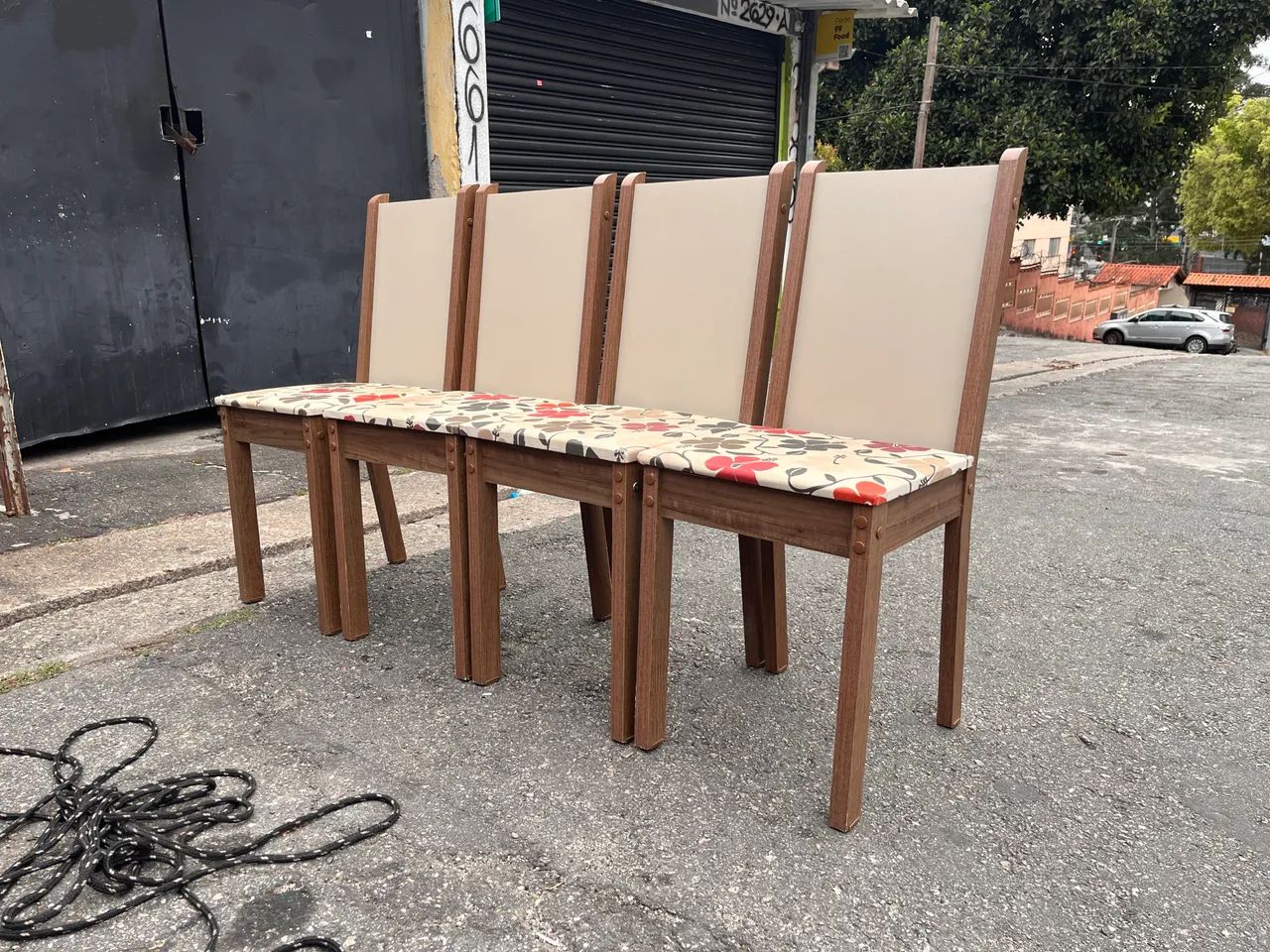 Conjunto mesa e cadeiras - Foto 3