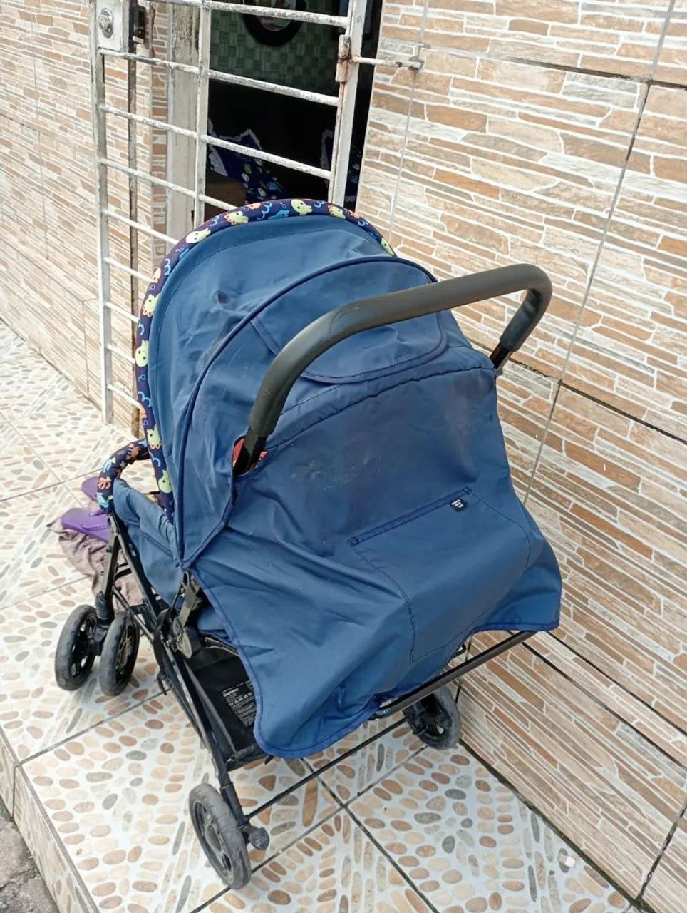Carrinho de bebê semi novo  - Foto 4