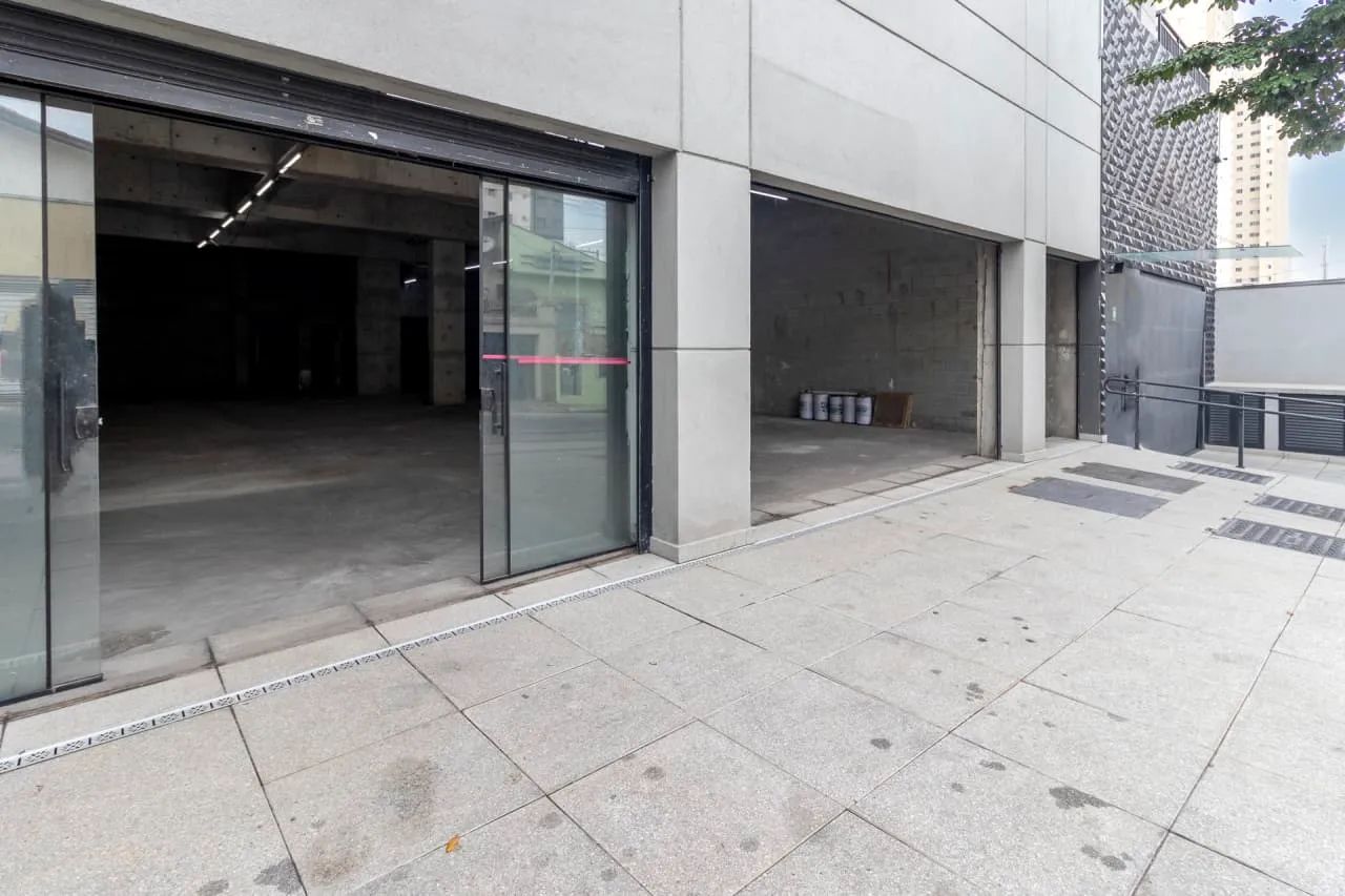 Loja na Rua Tomé Portes, 131 - Loja 1  400 m²