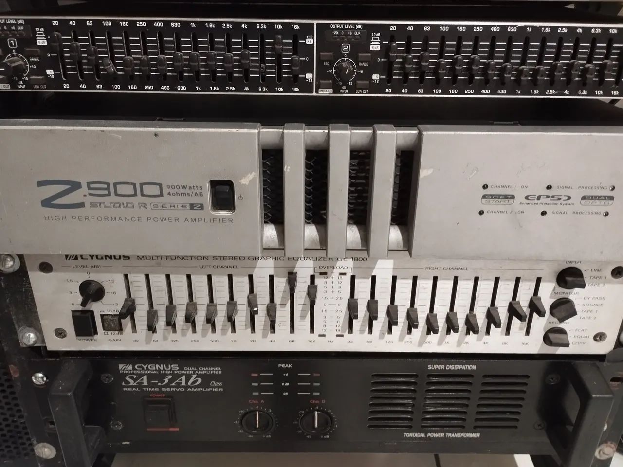 Amplificador Studio R Z900 - Foto 2