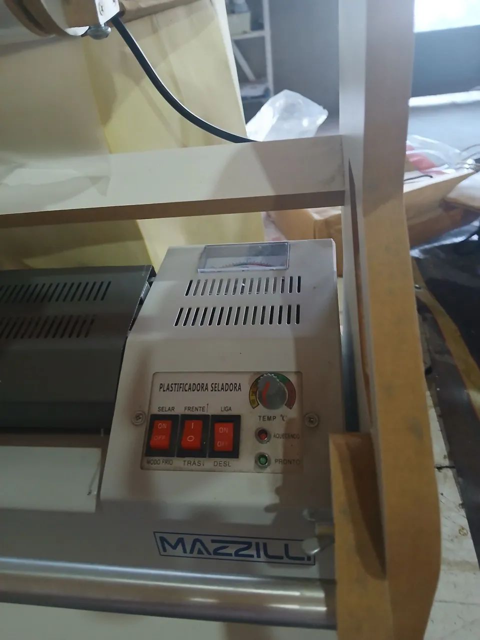 Plastificadora com suporte
