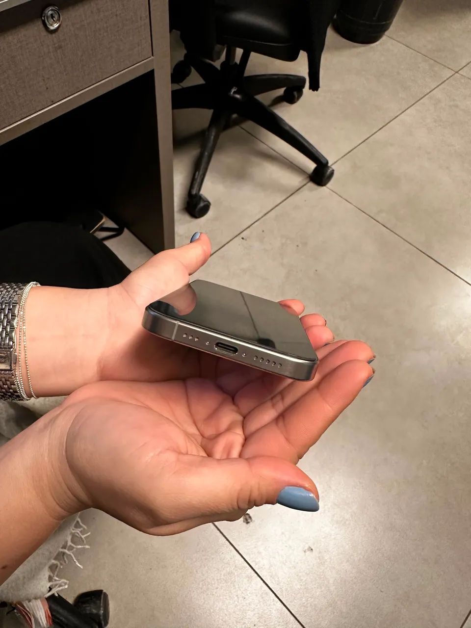 iPhone 15 pro  - Foto 2