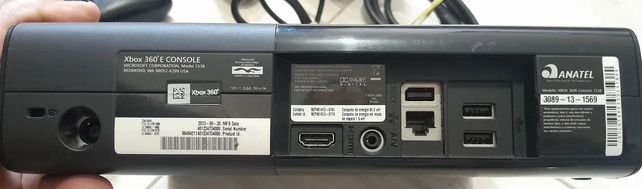 Xbox360 E 4G + Kinect + 3 controles e 2 jogos para Kinect  - Foto 2