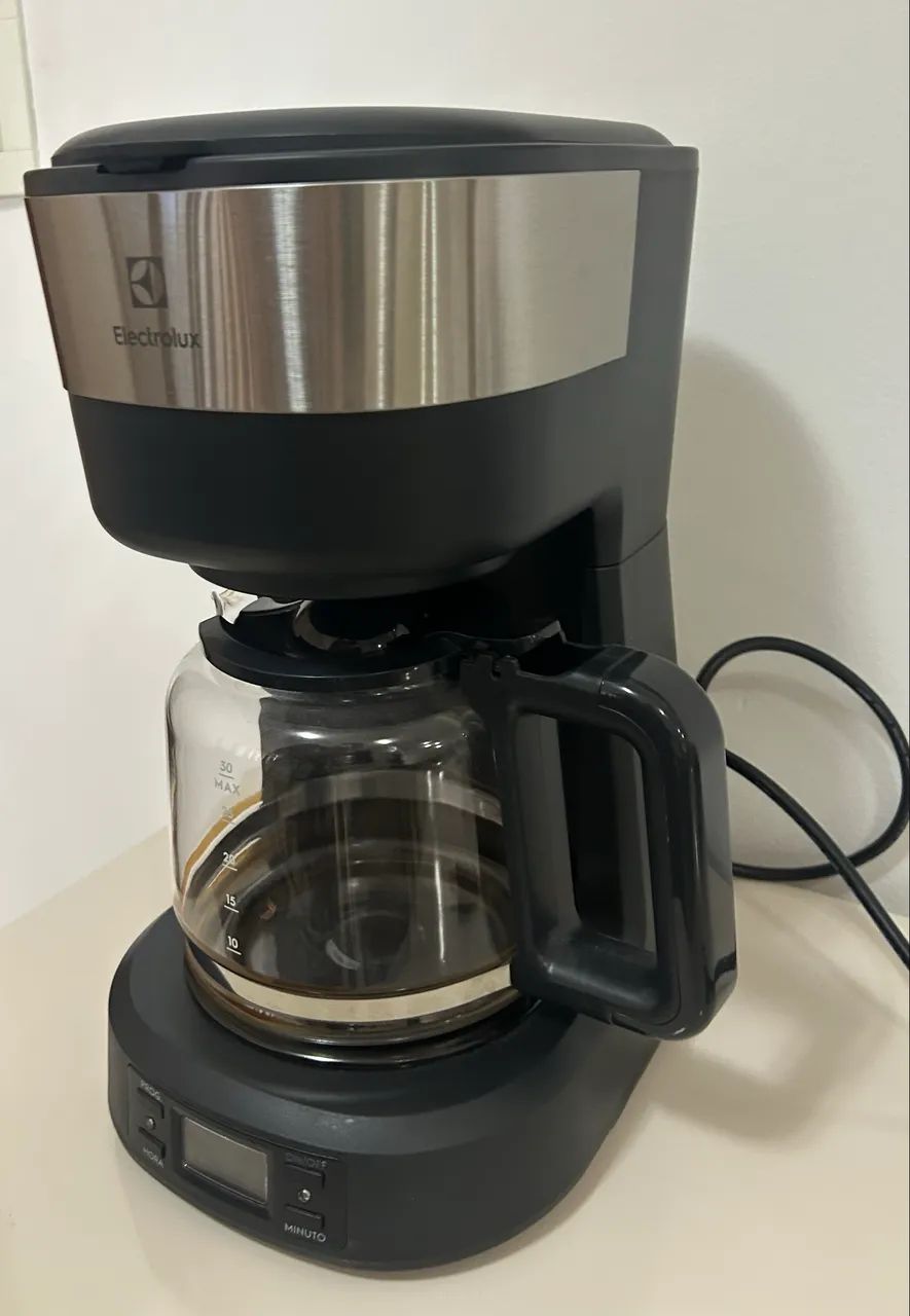 Cafeteira eletrolux usada nova