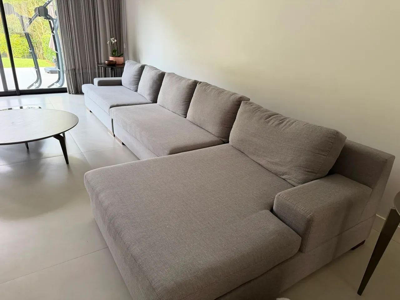 ?Sofá Grande com Chaise - 4,20m x 1,60m (Cinza)