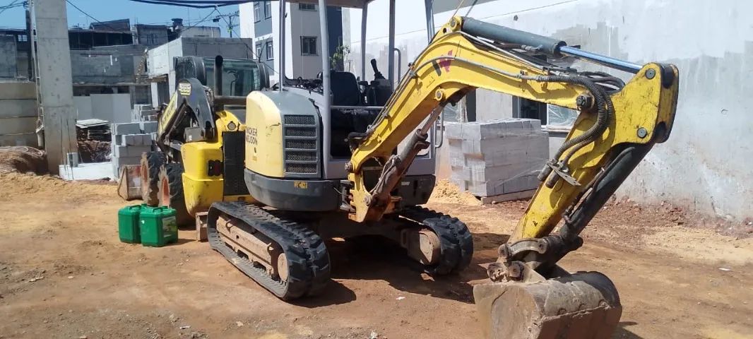 MINI ESCAVADEIRA WACKER NEUSON (SW20) 2019