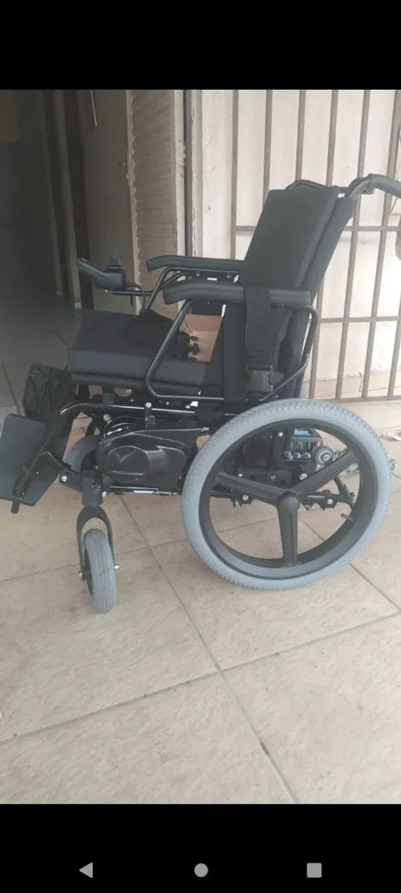 Cadeira de rodas motorizada  - Foto 2