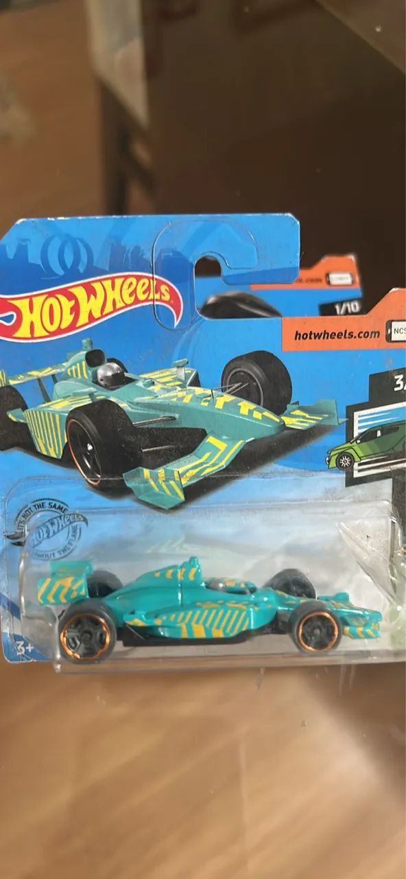 Carrinhos  hot Wheels diversos $40 - Foto 5