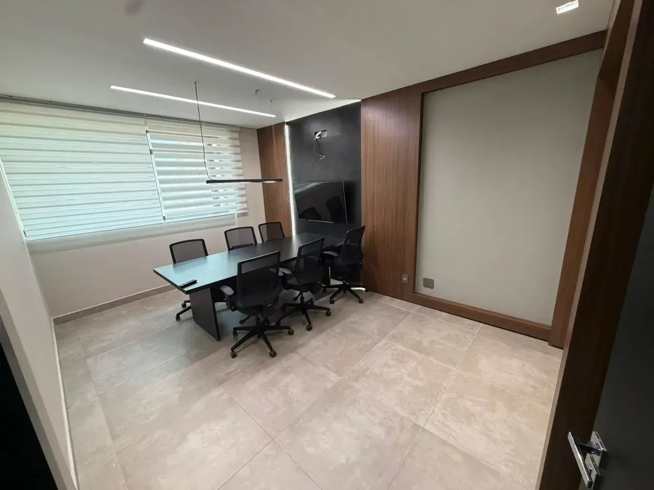 Sala Comercial para Locação (Trevo do Santa Rosa)