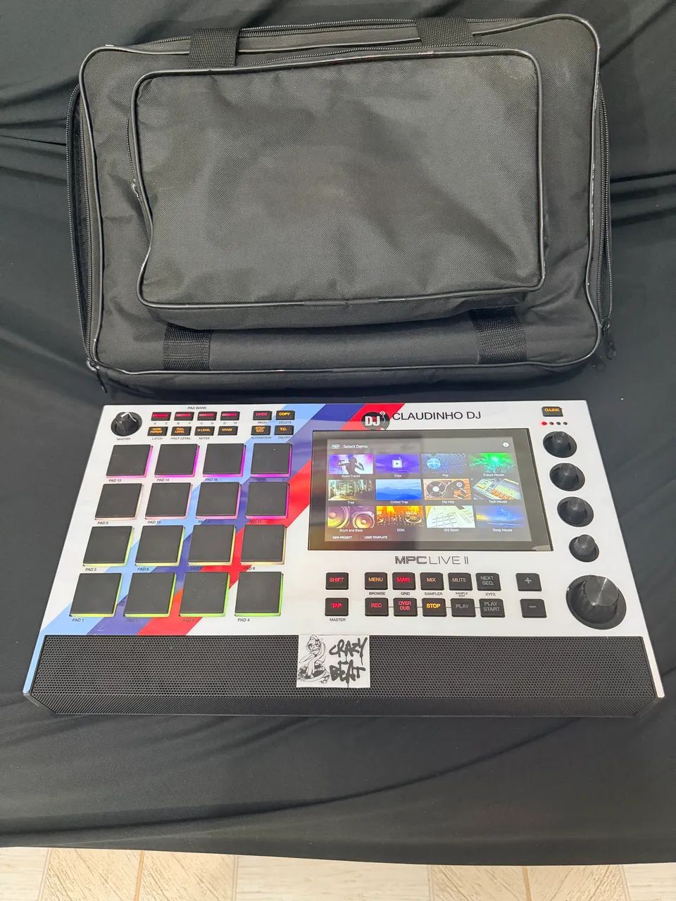 Centro De Produção Musical Akai Mpclive 2 Pad Usb - Instrumentos