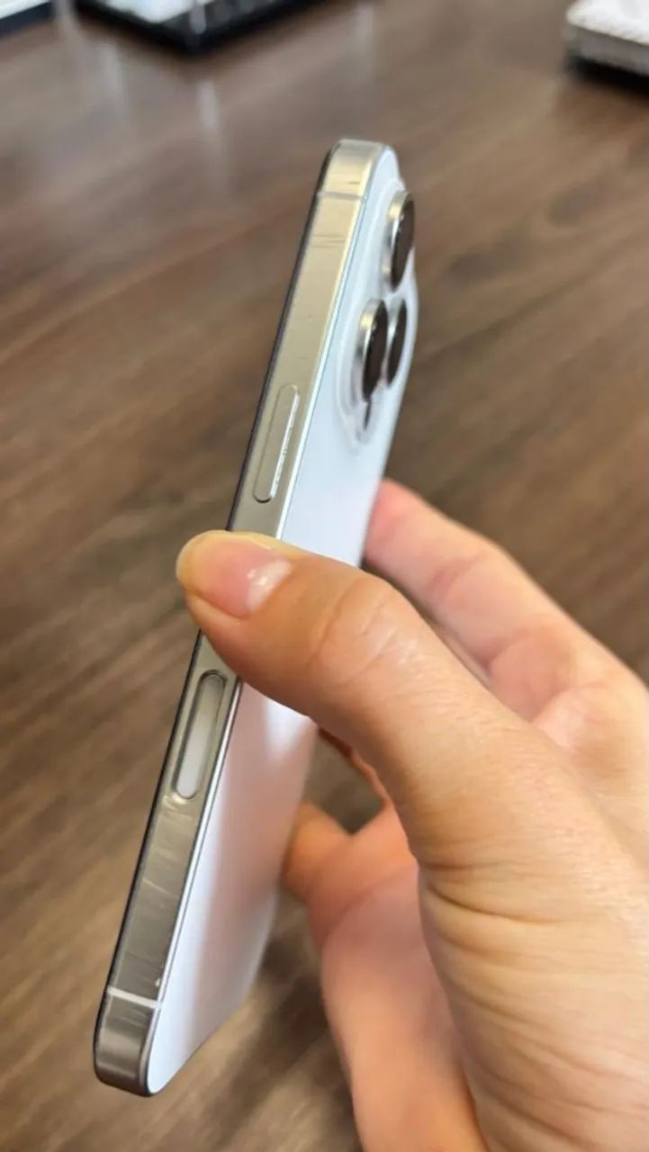 Iphone 16 PRO 1TB - Foto 2