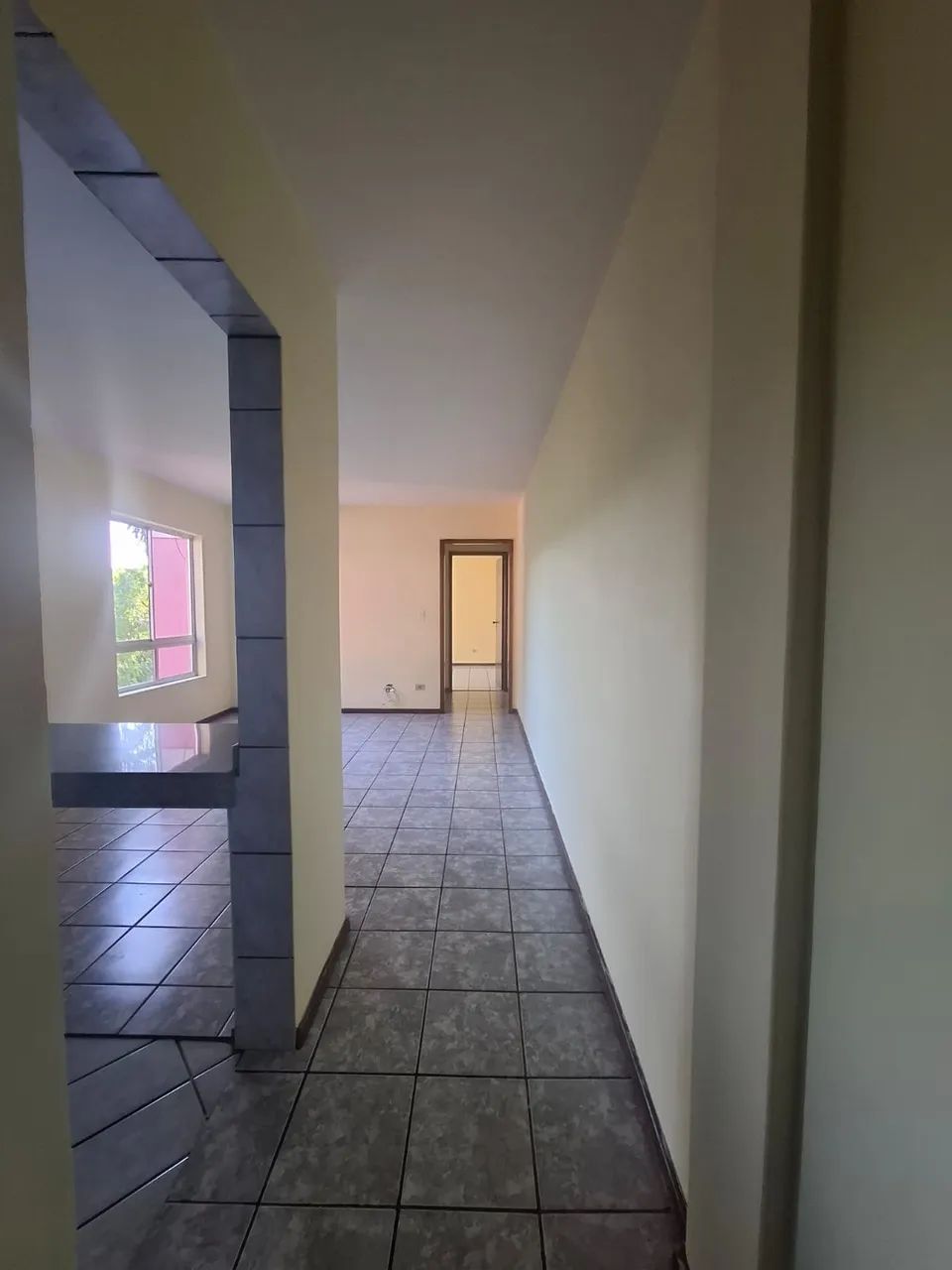 Locação - Apartamento na Zona 07 em Maringá - Foto 2