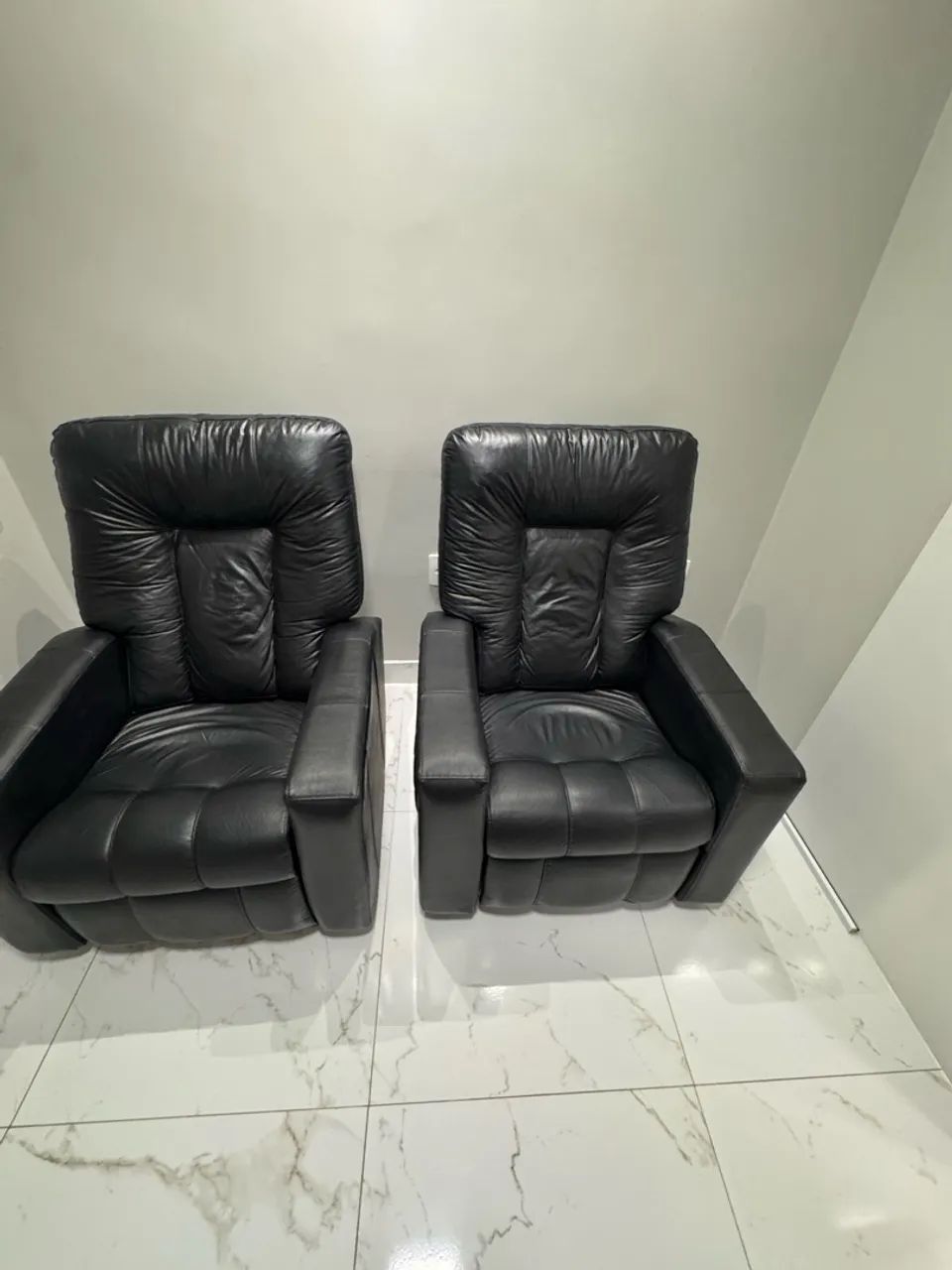 Cadeiras semi novas 